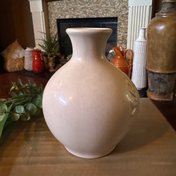 OPALHOUSE Ceramic Vase. 8.5 inches tall x 5 inches wide - Picture 3 of 7
